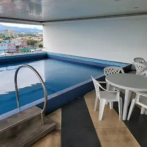 Apartment Sheryll Escapes - Kandi Big 1 Bedroom King Bed, Free Housekeeping, Fiber Fast Internet