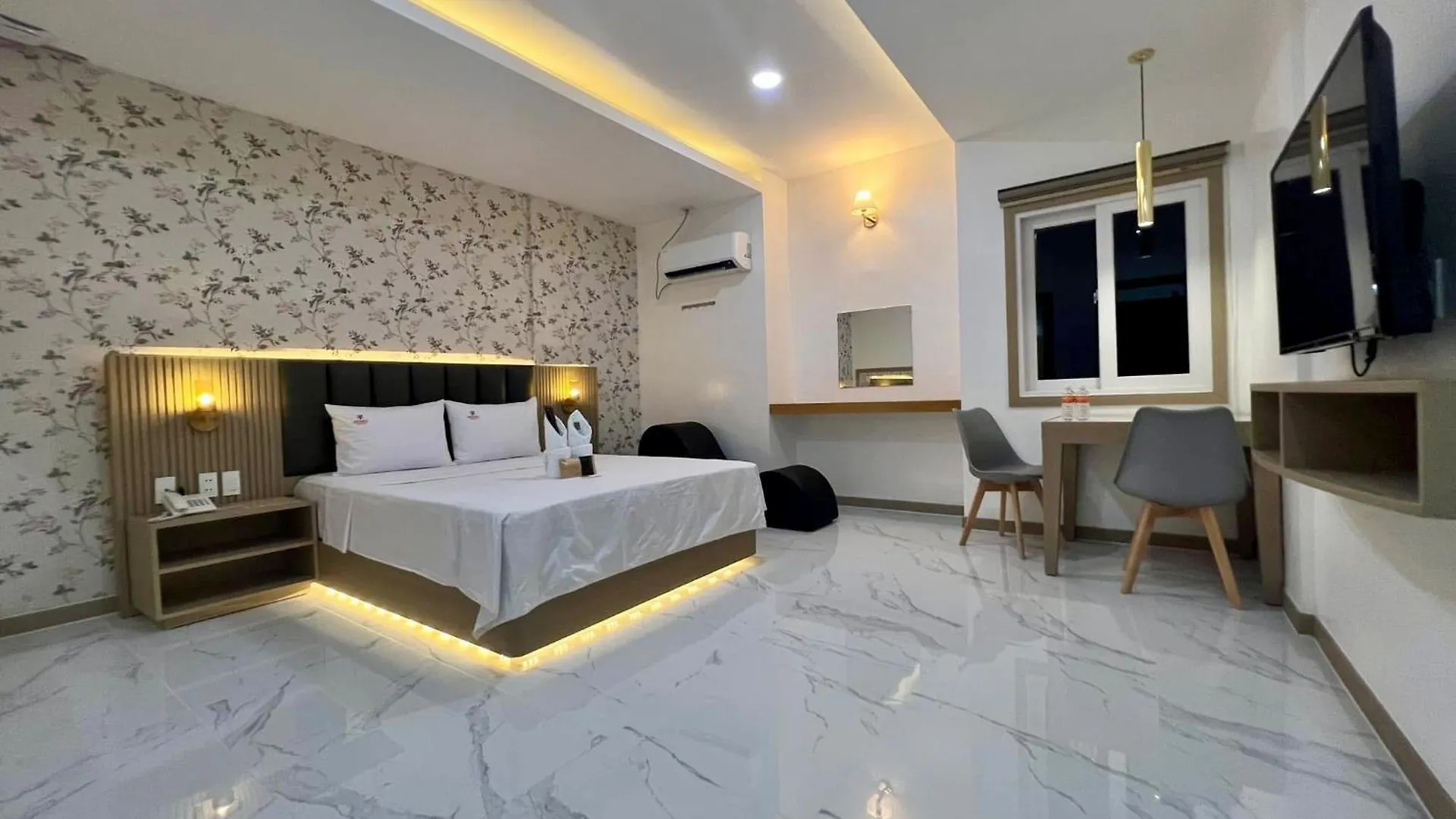 Honey Hotel - Balibago 安吉利斯 5*,  菲律宾